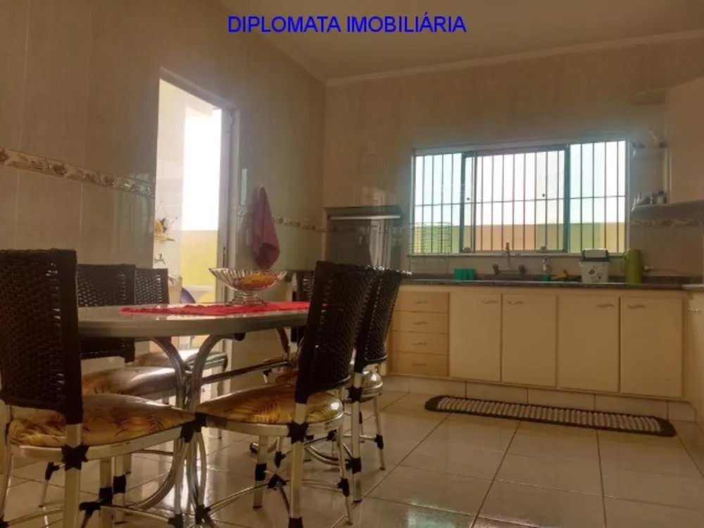 Sobrado à venda com 3 quartos, 250m² - Foto 11