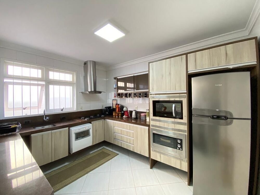 Casa, 6 quartos, 345 m² - Foto 2