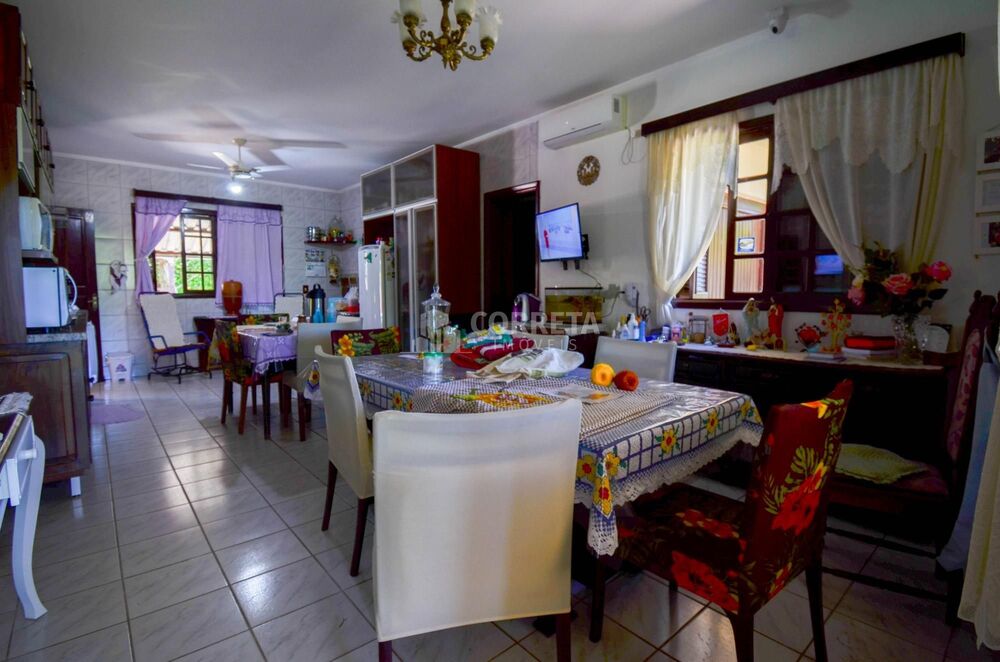 Casa à venda com 4 quartos, 297m² - Foto 3