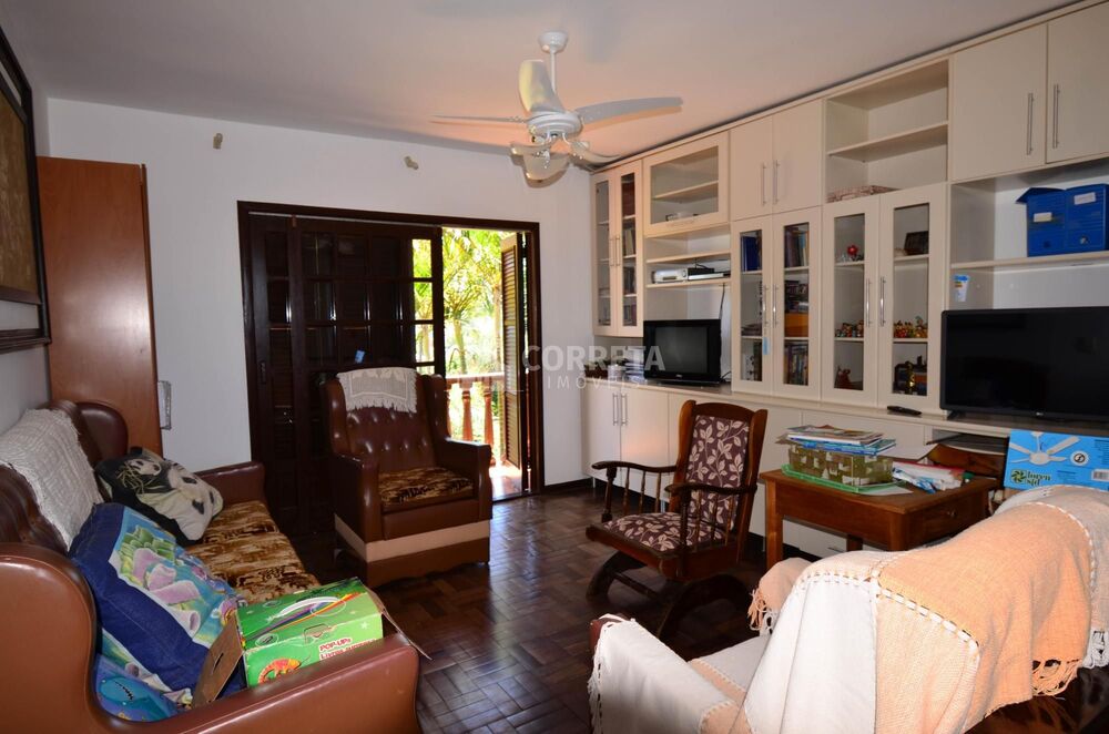 Casa à venda com 4 quartos, 297m² - Foto 2