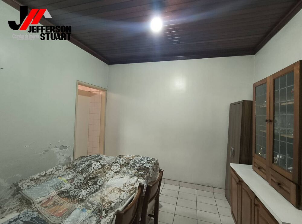 Casa à venda com 2 quartos, 160m² - Foto 4