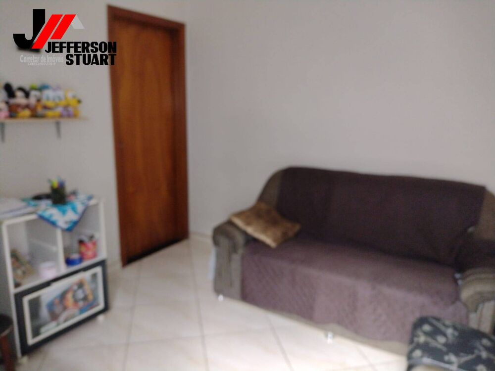Casa à venda com 2 quartos, 62m² - Foto 4