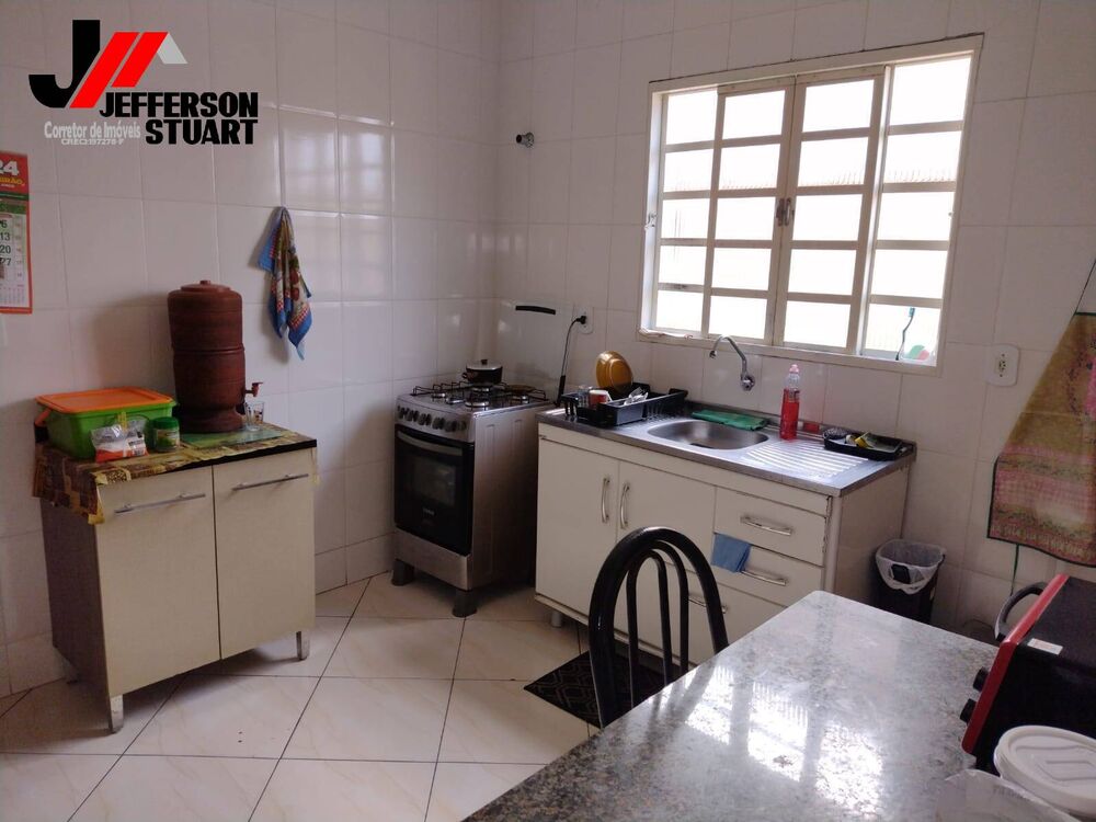 Casa à venda com 2 quartos, 62m² - Foto 1
