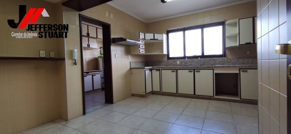 Apartamento à venda com 4 quartos, 225m² - Foto 1