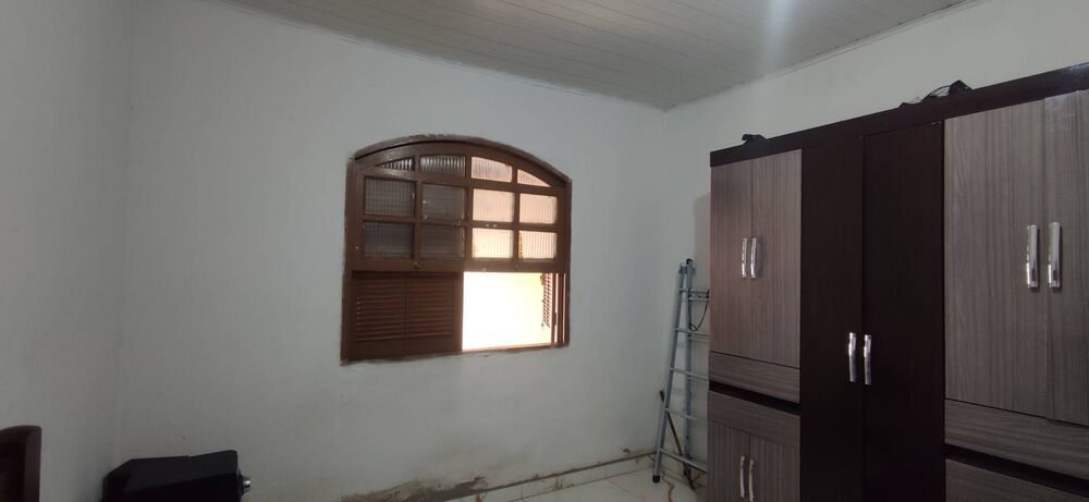 Casa à venda com 2 quartos, 73m² - Foto 1