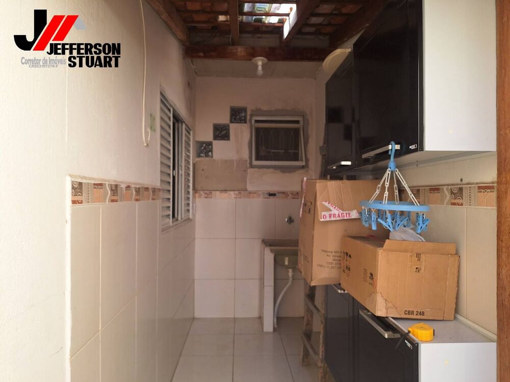 Casa à venda com 2 quartos, 85m² - Foto 3