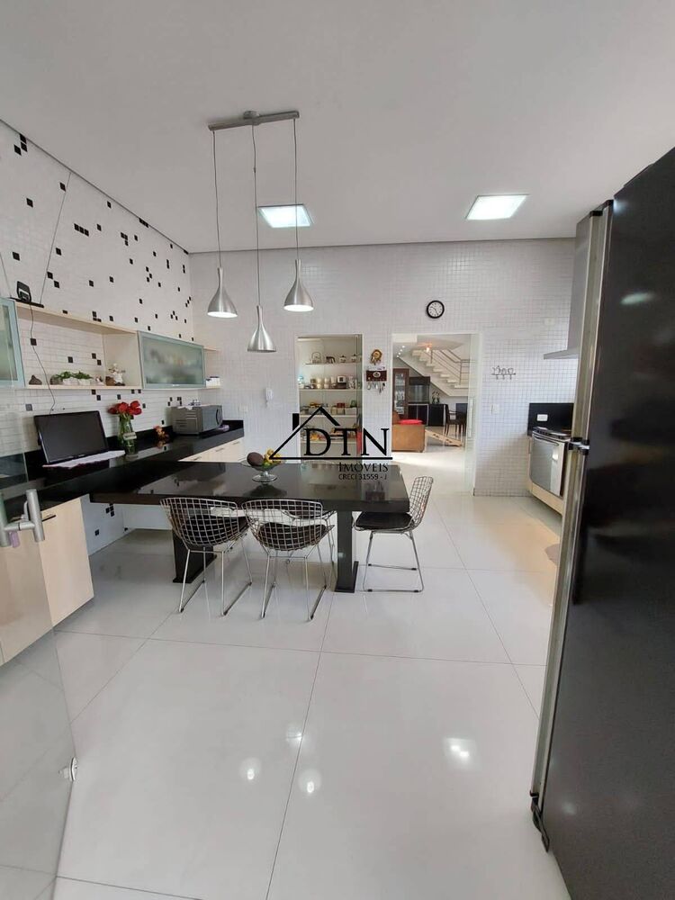 Sobrado à venda com 4 quartos, 701m² - Foto 23