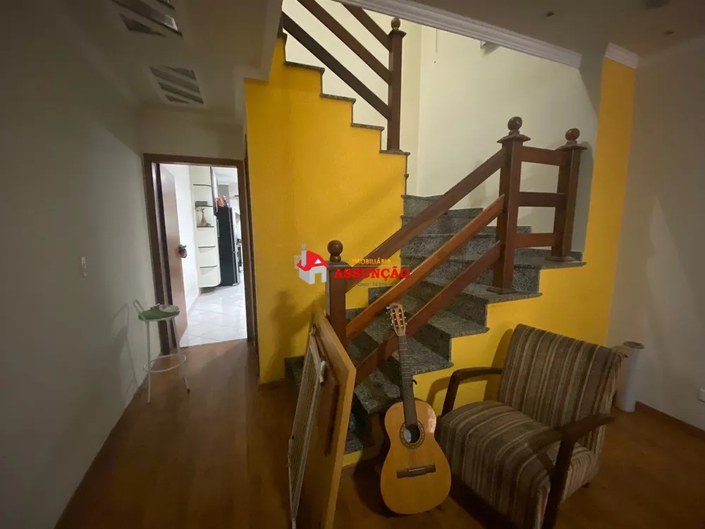 Casa, 3 quartos, 206 m² - Foto 1