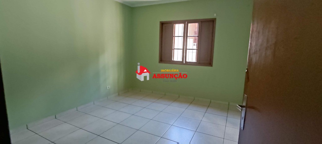 Casa para alugar com 2 quartos, 150m² - Foto 4