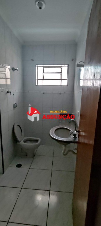 Casa para alugar com 2 quartos, 150m² - Foto 17