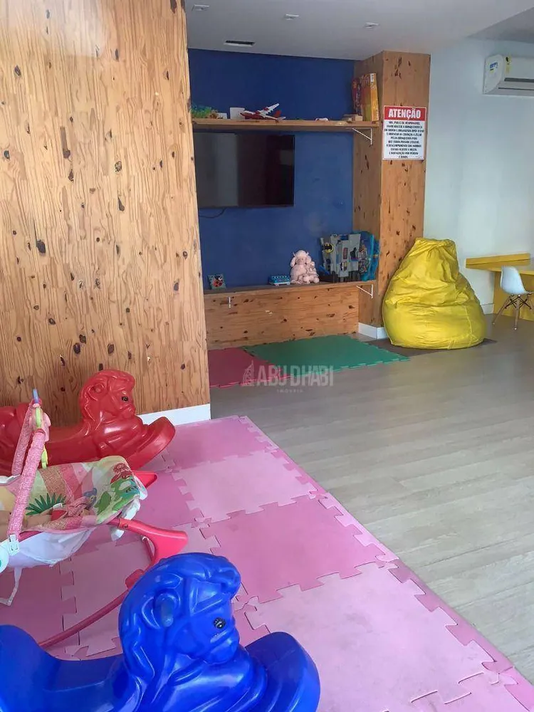Apartamento, 3 quartos, 213 m² - Foto 2