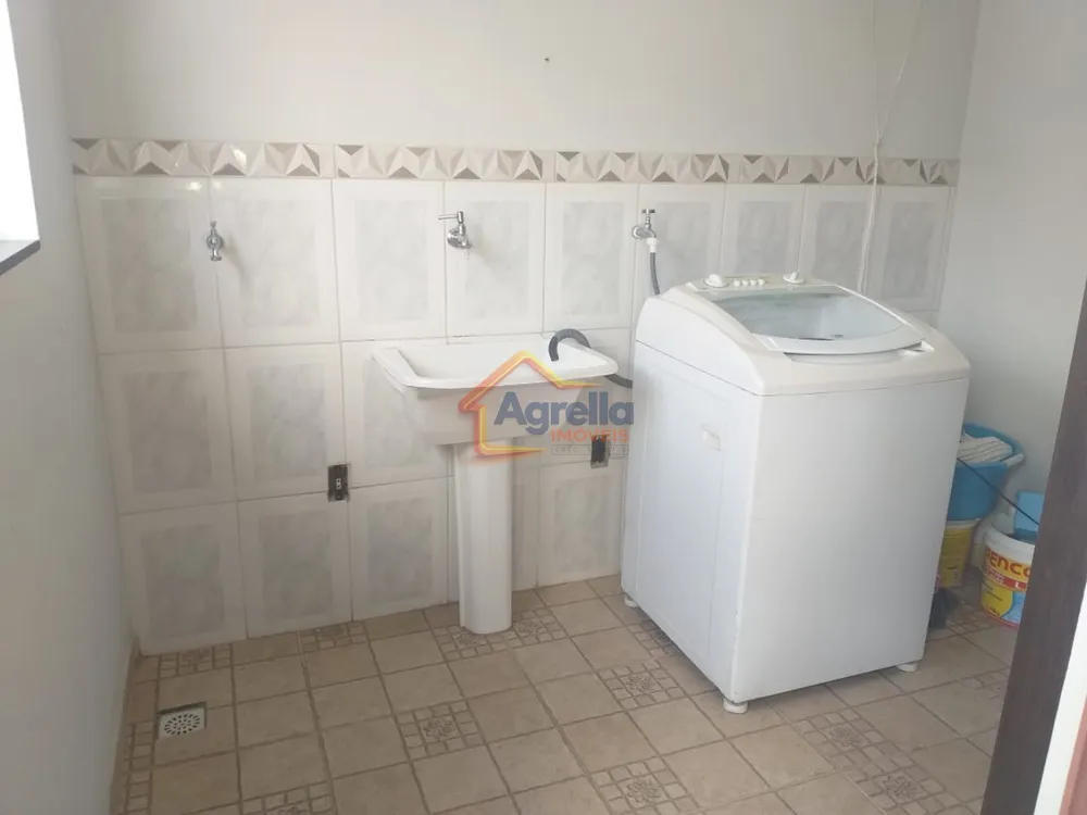 Casa, 2 quartos, 211 m² - Foto 1