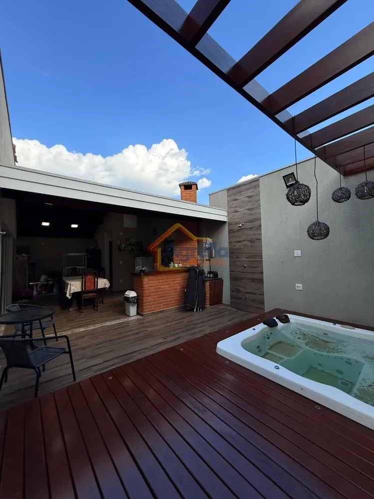 Casa, 3 quartos, 200 m² - Foto 1