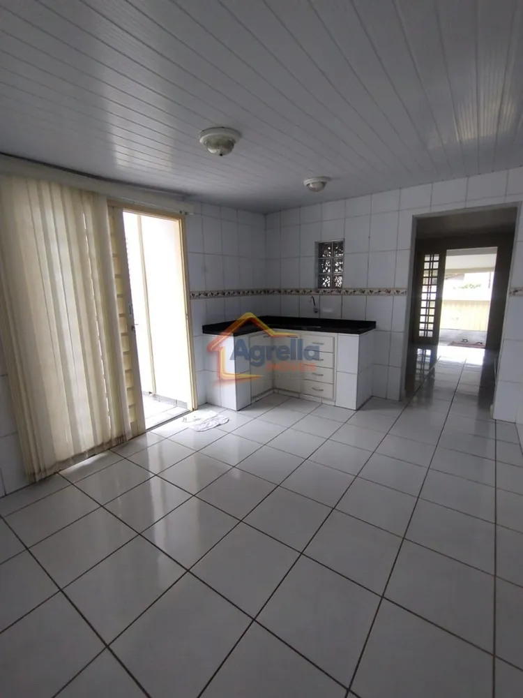 Casa, 3 quartos, 300 m² - Foto 2