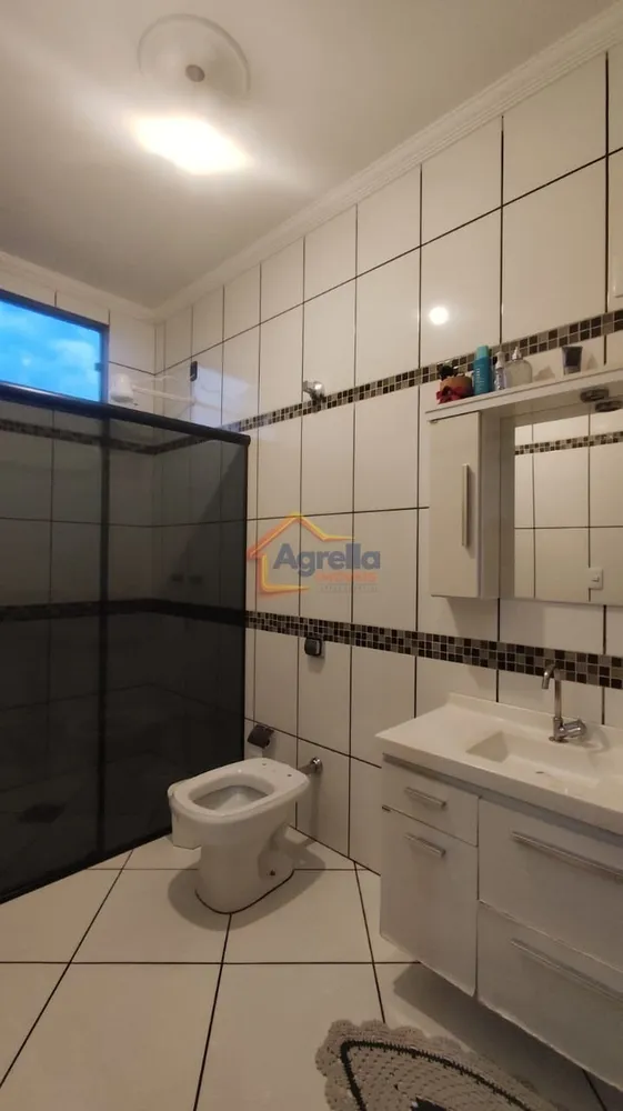 Casa, 3 quartos, 240 m² - Foto 2