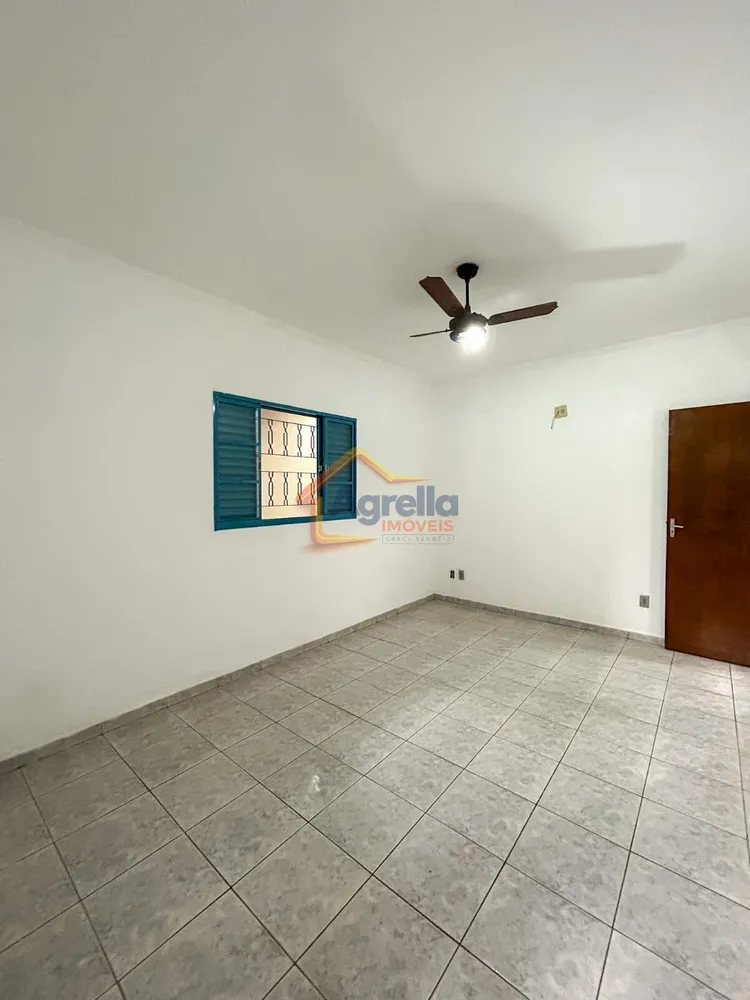 Casa, 3 quartos, 245 m² - Foto 2