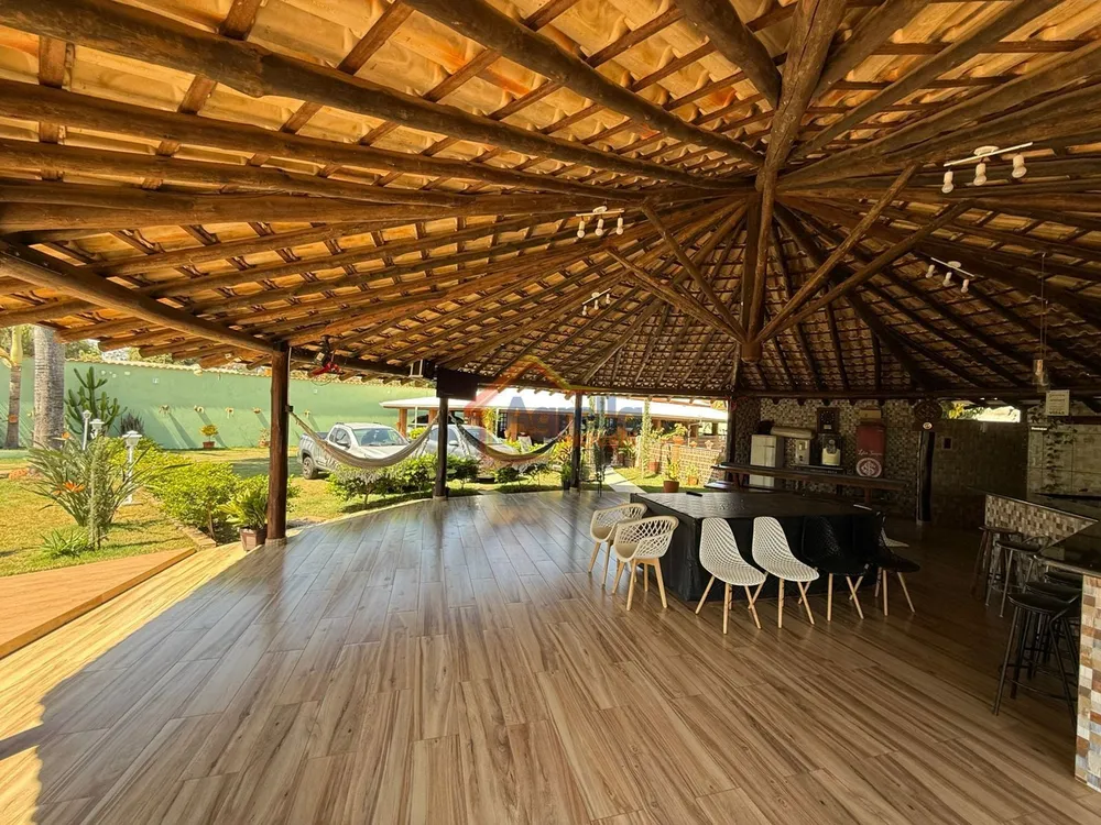 Chácara, 3 quartos, 2550 m² - Foto 1