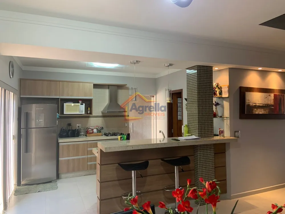Casa, 3 quartos, 200 m² - Foto 2