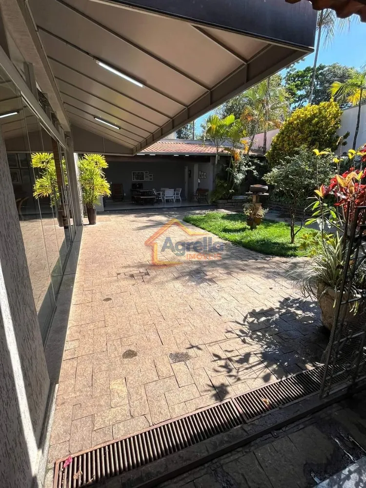 Casa, 3 quartos, 252 m² - Foto 1