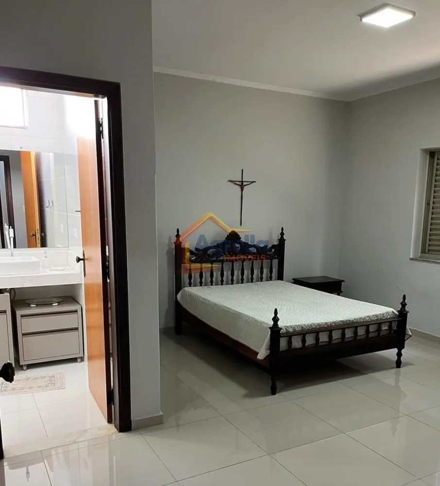 Casa, 3 quartos, 252 m² - Foto 8