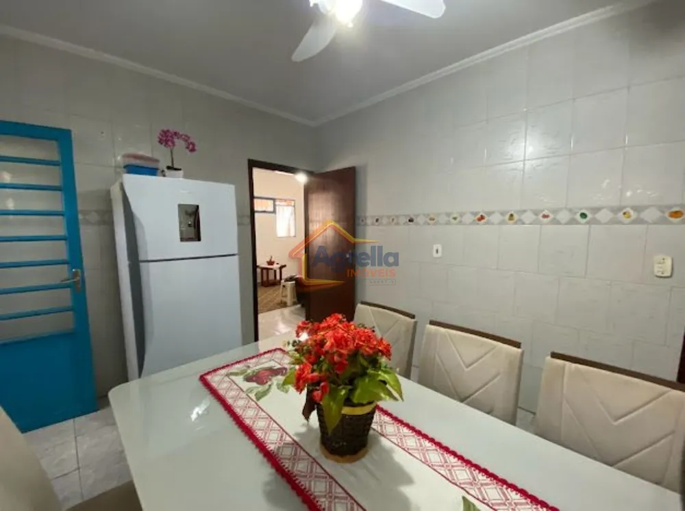 Casa, 3 quartos, 275 m² - Foto 1