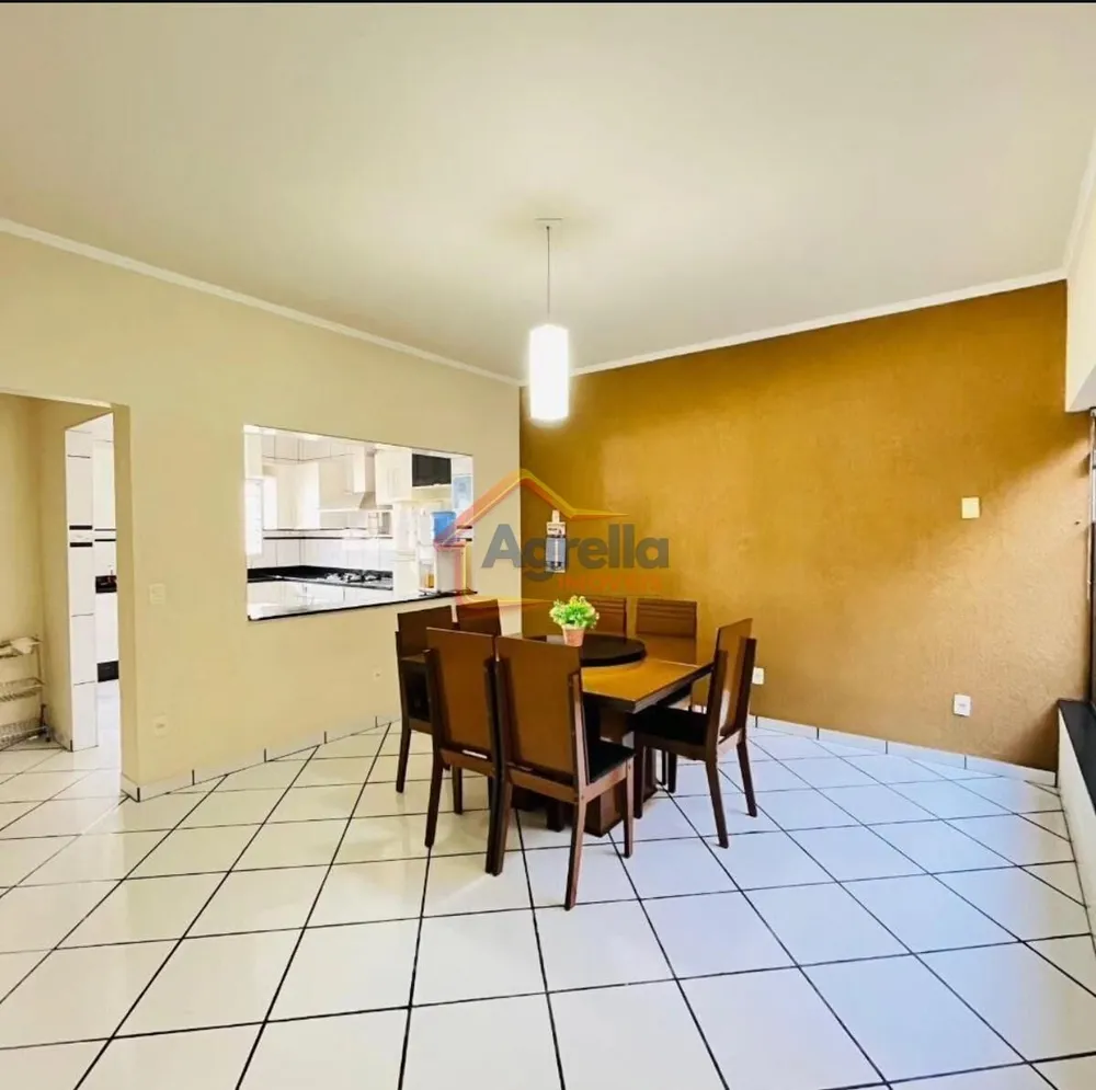 Casa, 3 quartos, 180 m² - Foto 2