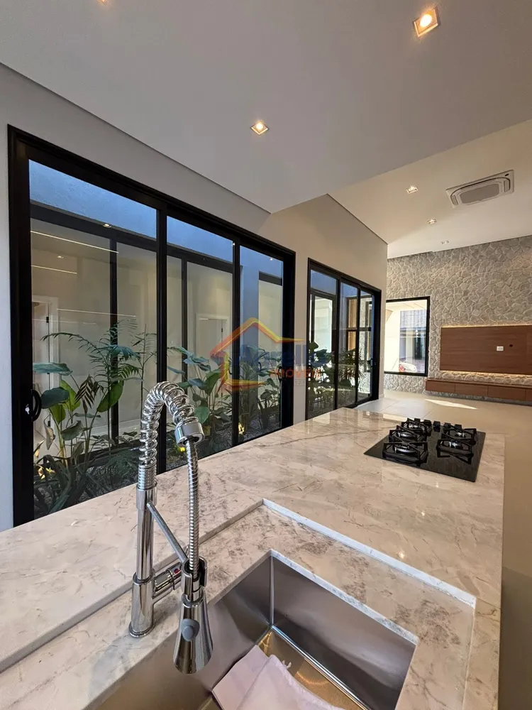 Apartamento, 3 quartos, 180 m² - Foto 1