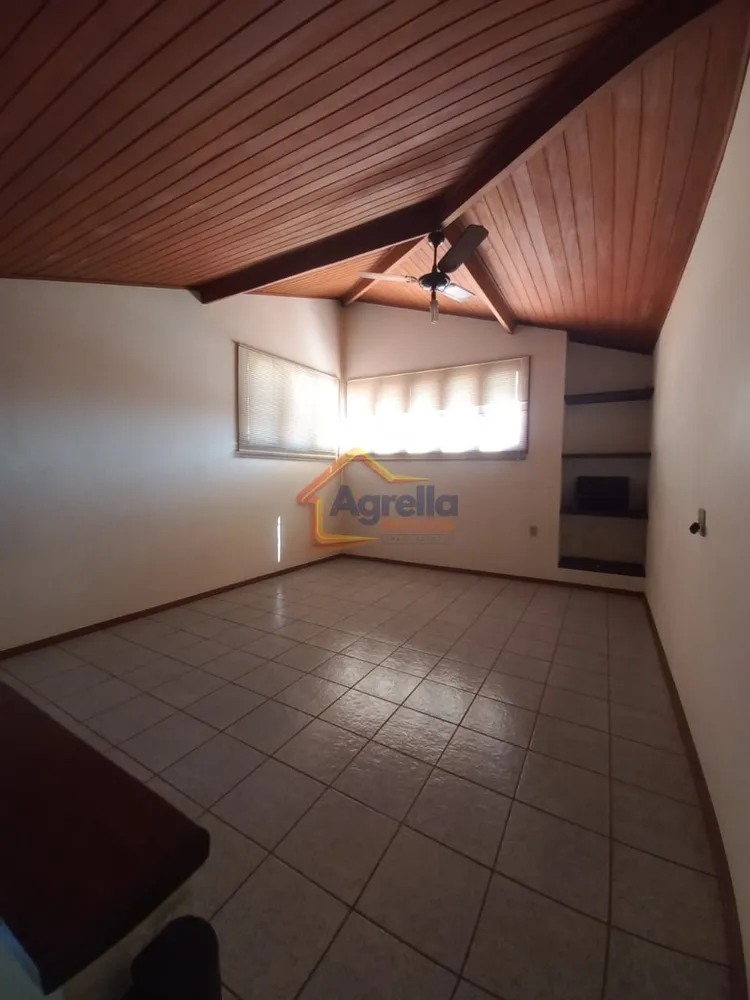 Casa, 3 quartos, 200 m² - Foto 2