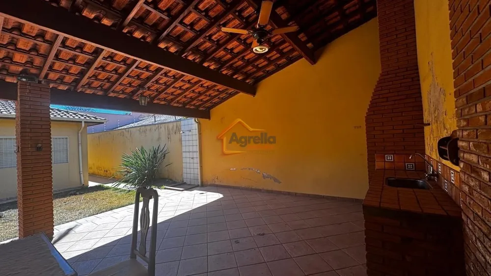 Casa, 3 quartos, 224 m² - Foto 2