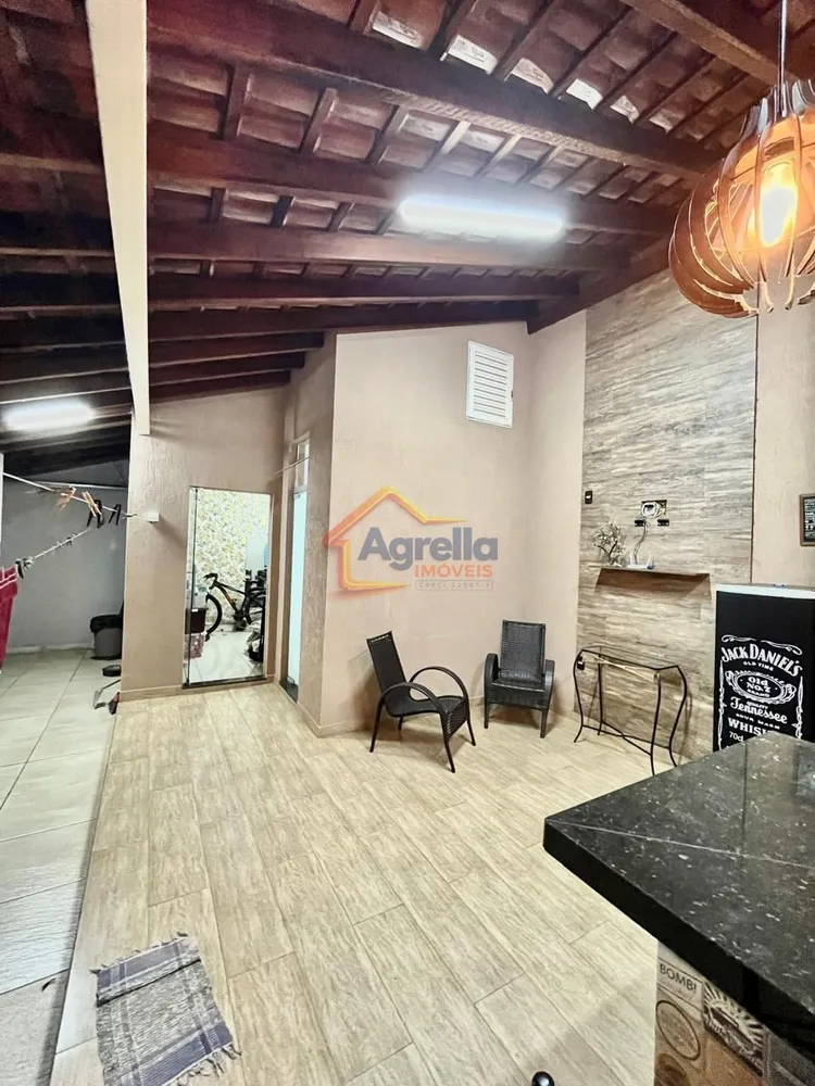 Casa, 3 quartos, 200 m² - Foto 1