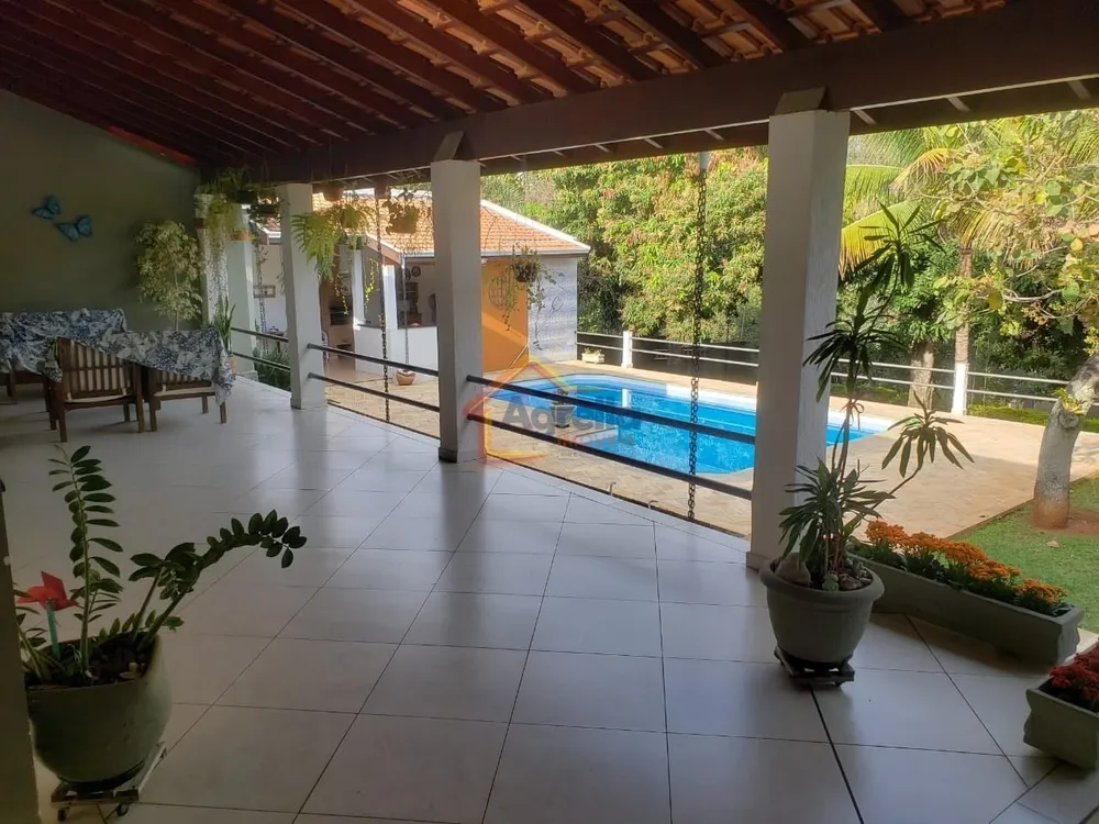 Chácara, 3 quartos, 1800 m² - Foto 1