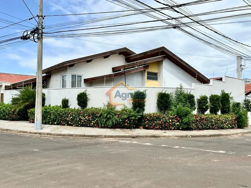 Casa, 3 quartos, 310 m² - Foto 1