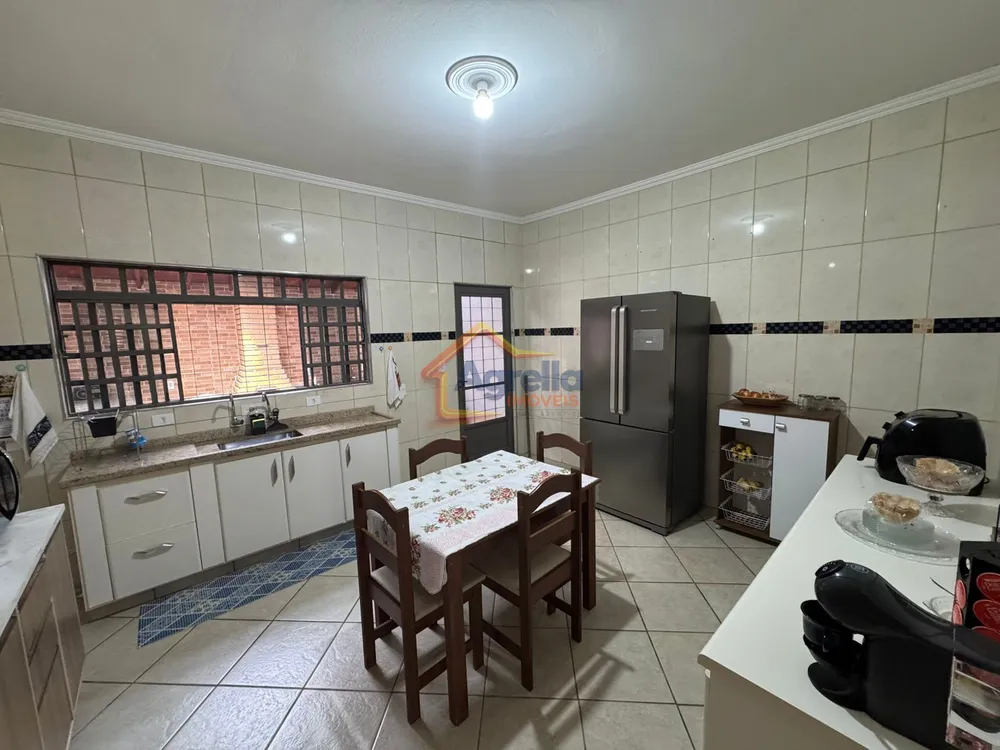 Casa, 3 quartos, 217 m² - Foto 3