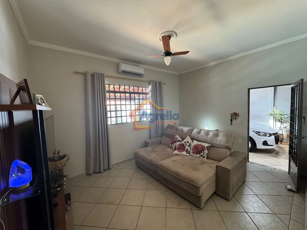 Casa, 3 quartos, 217 m² - Foto 2