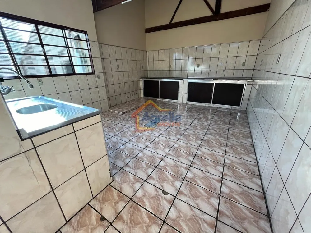 Casa, 3 quartos, 197 m² - Foto 2