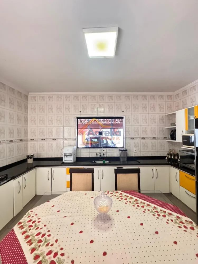 Casa, 3 quartos, 250 m² - Foto 4