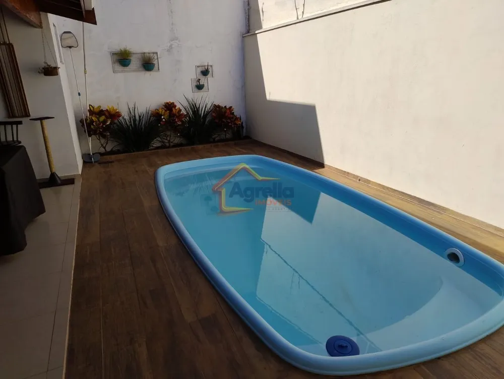 Casa, 3 quartos, 220 m² - Foto 1
