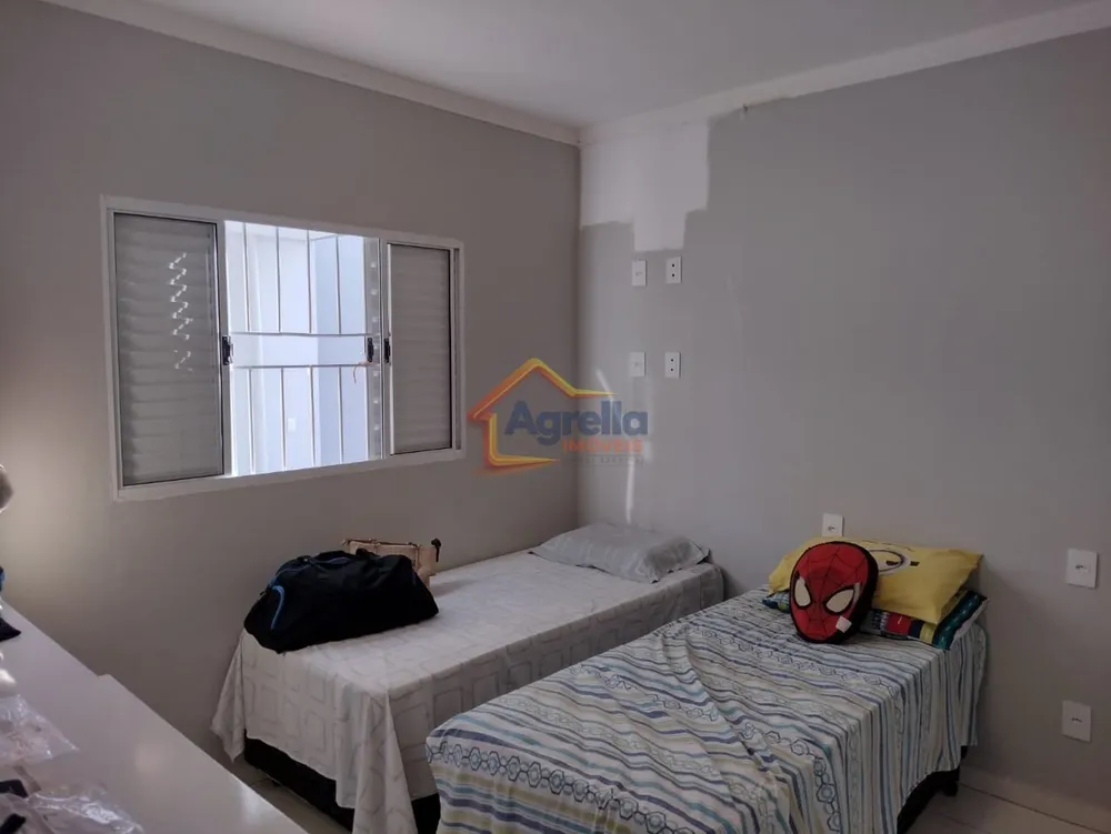 Casa, 3 quartos, 181 m² - Foto 1