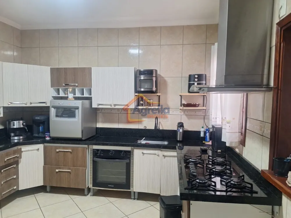 Casa, 3 quartos, 185 m² - Foto 3