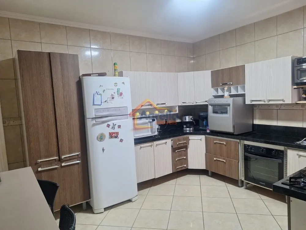 Casa, 3 quartos, 185 m² - Foto 4