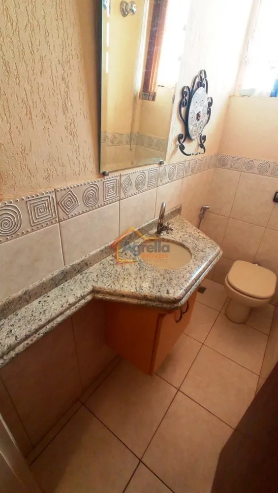 Casa, 3 quartos, 245 m² - Foto 1