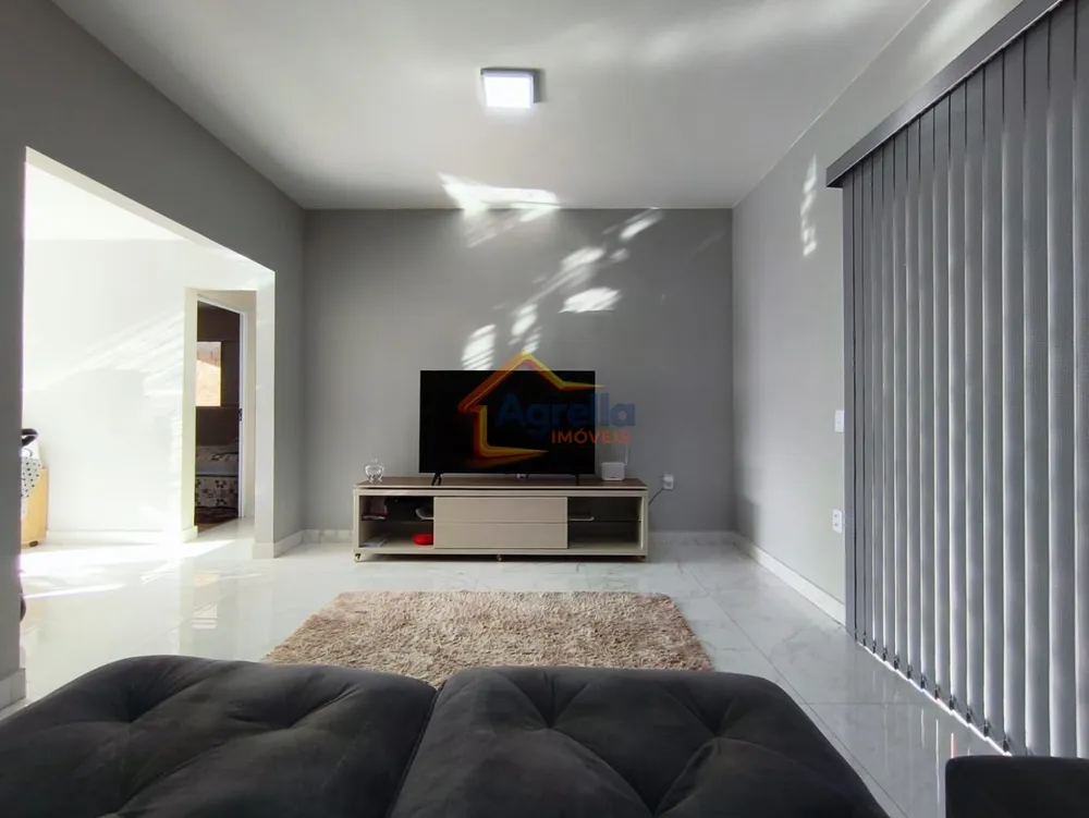 Casa, 2 quartos, 200 m² - Foto 1