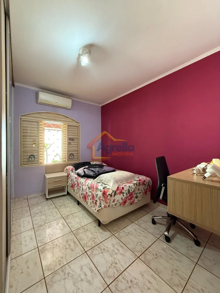 Casa, 3 quartos, 211 m² - Foto 4