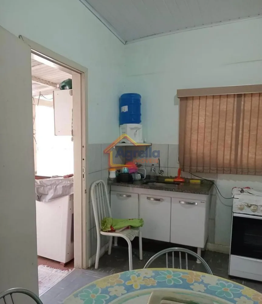 Casa, 3 quartos, 234 m² - Foto 2