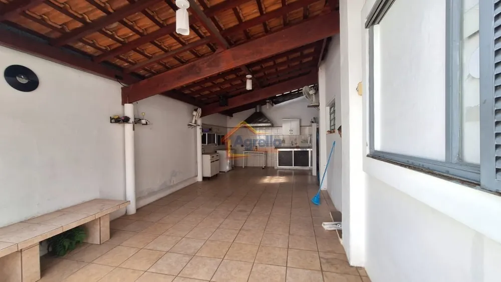 Casa, 4 quartos, 243 m² - Foto 2