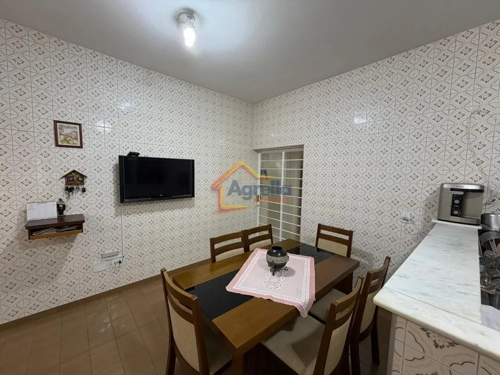 Casa, 3 quartos, 174 m² - Foto 1