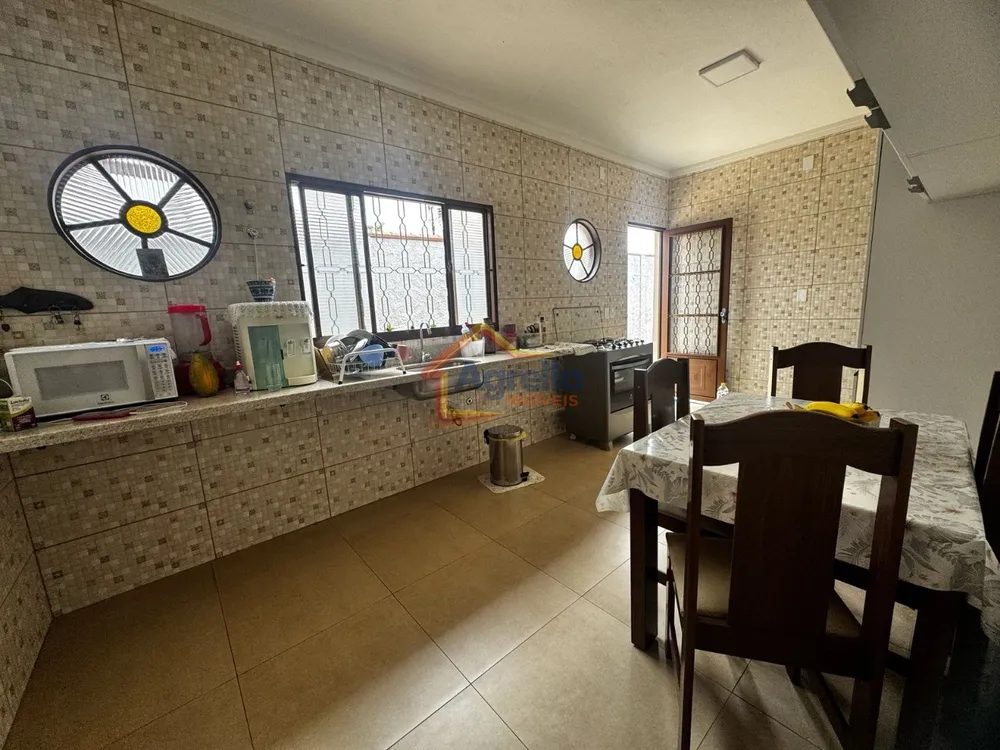 Casa, 3 quartos, 186 m² - Foto 4