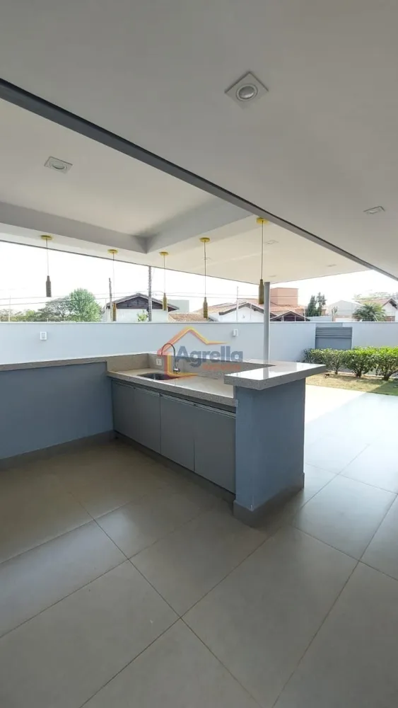 Casa, 3 quartos, 242 m² - Foto 1