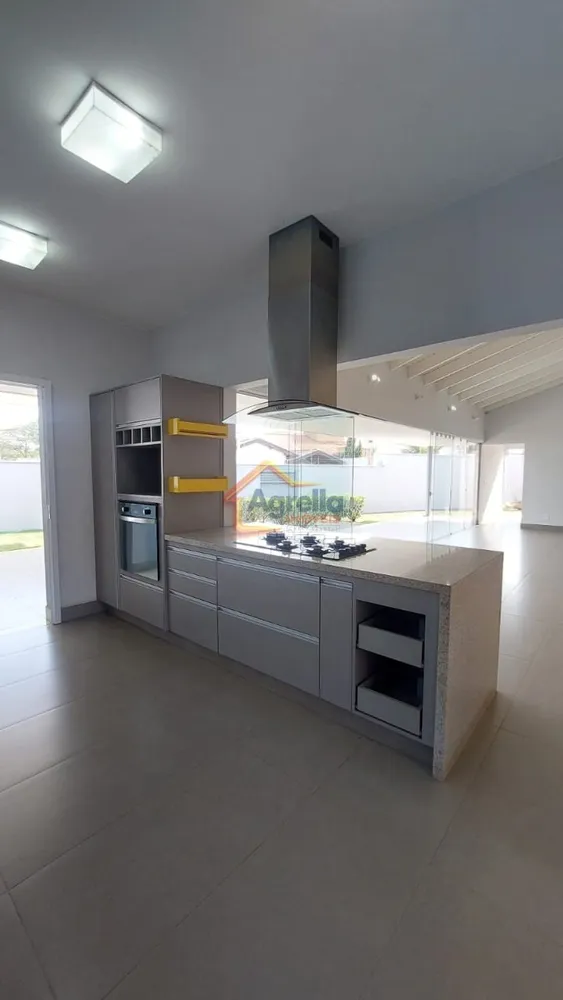Casa, 3 quartos, 242 m² - Foto 3
