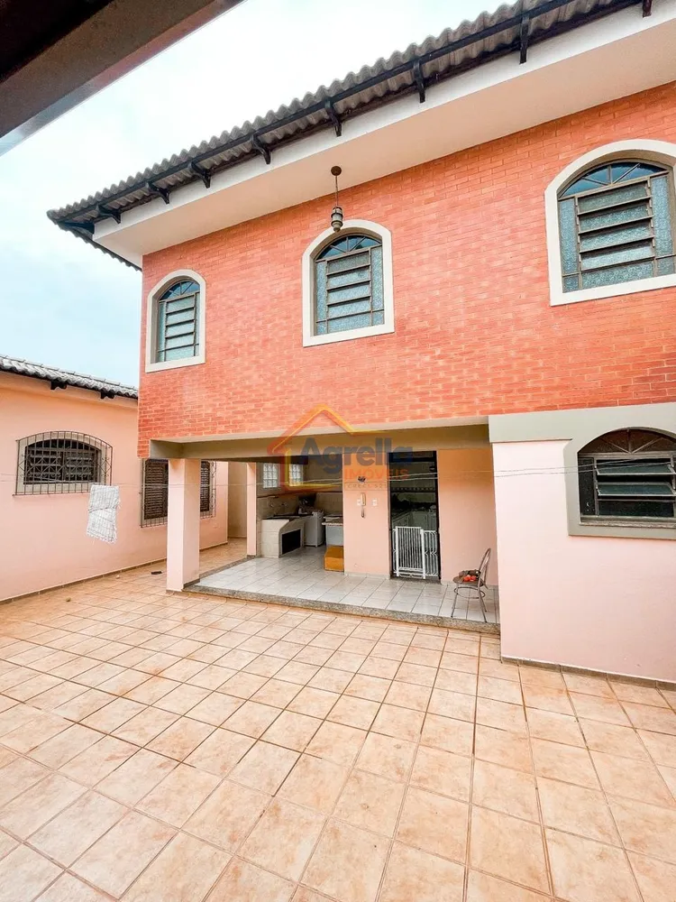 Casa, 3 quartos, 263 m² - Foto 4